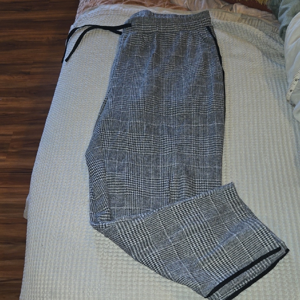 DownEast Women's Blue and Gray Checkered Pants